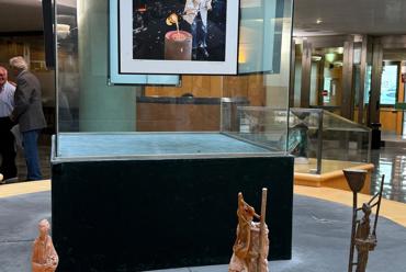 CiviBank apre le porte alla scultura friulana ospitando la mostra di Dante Turchetto