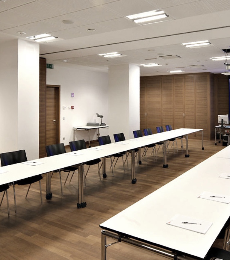 sparkasse sala 3a + 3b academy, superficie aumenta ma l'ambiente resta raccolto